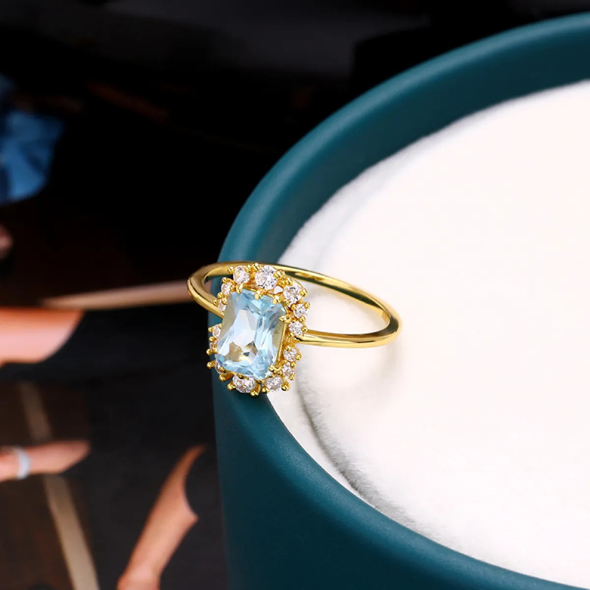 Zircon Inlaid Ladies Fashion Jewelry